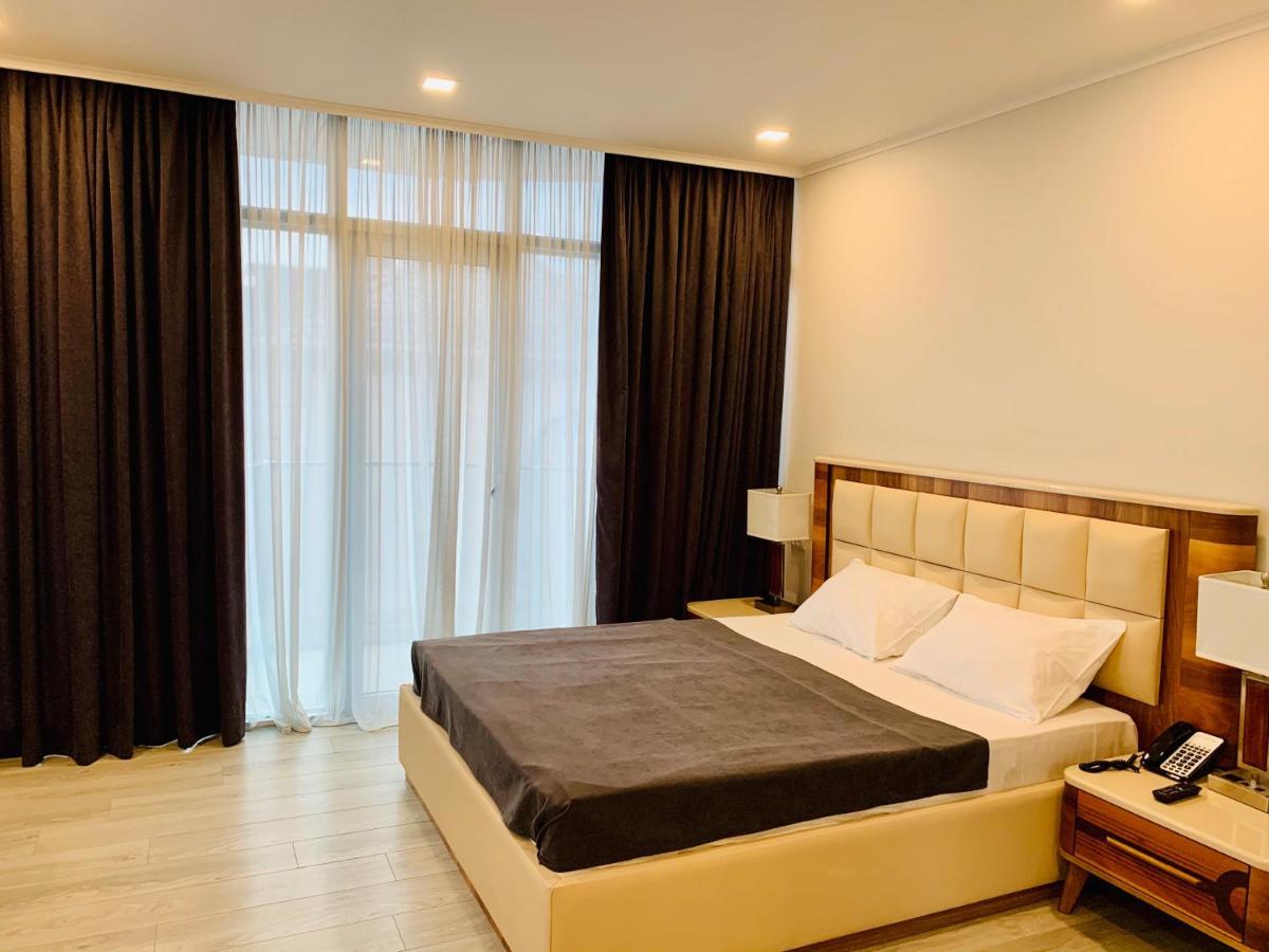 Hotel Tsereteli Palace Batumi Luaran gambar