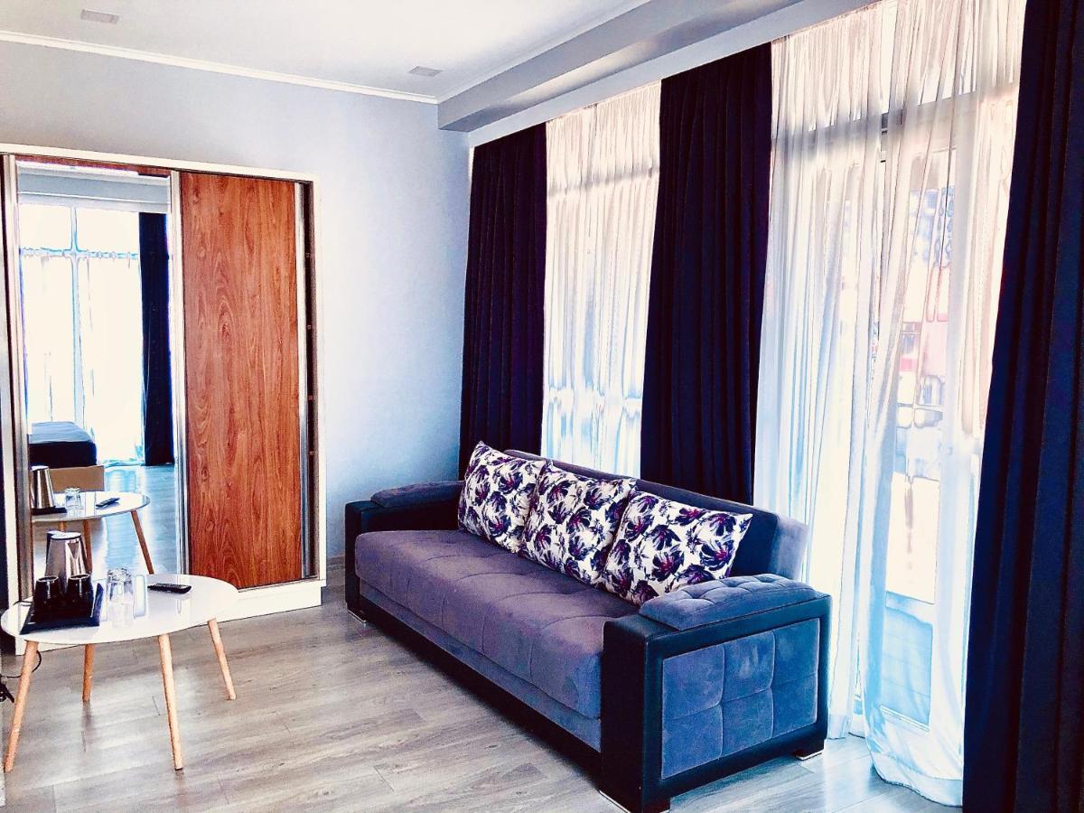Hotel Tsereteli Palace Batumi Luaran gambar