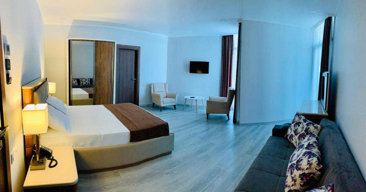 Hotel Tsereteli Palace Batumi Luaran gambar